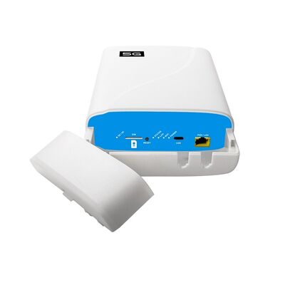 DL 600Mbps UL 50Mbps 5G Outdoor CPE offering IPv4 IPv6 network protocols alongside LTE VPN Router delivering network performance